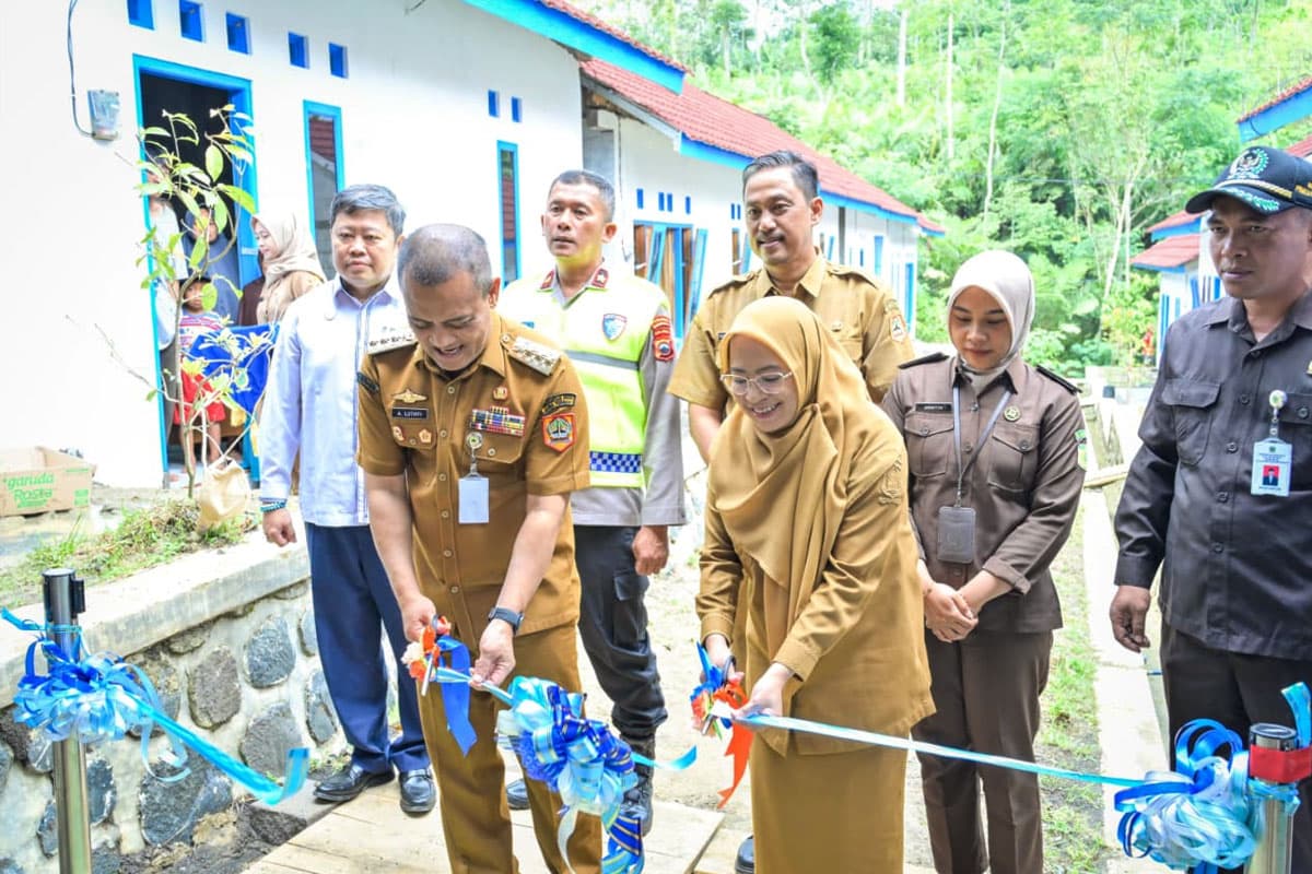 Gubernur Jateng Ahmad Luthfi Resmikan 36 Huntap Relokasi Bencana di Banjarnegara