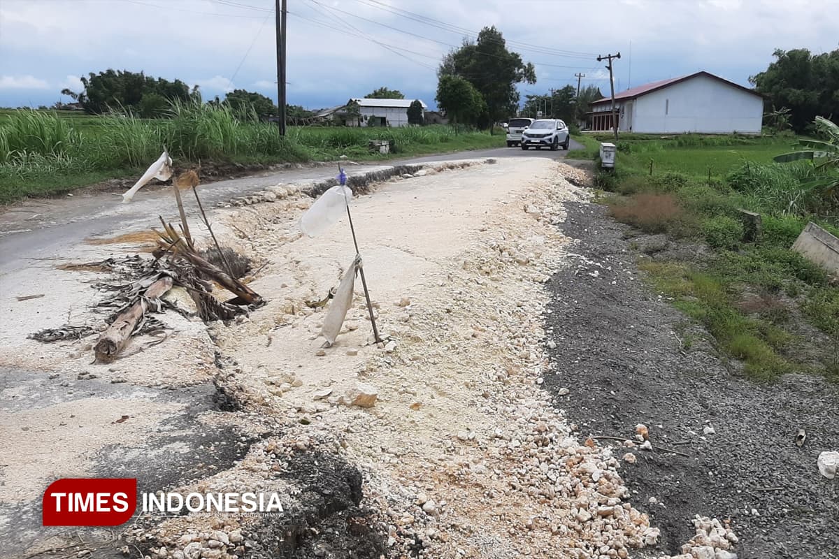 Jalur Nganguk-Pentil Rembang Rusak Parah, Mobilitas Warga Terhambat