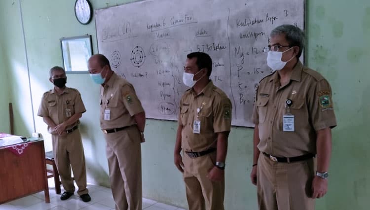 Sekda Banjarnegara Lakukan Visitasi Pembelajaran Tatap Muka Terbatas