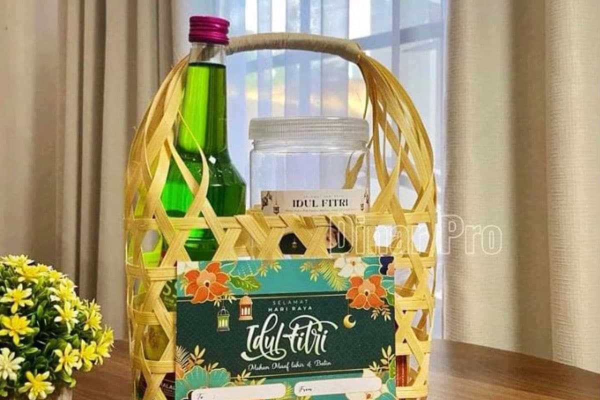 Perajin Keranjang Parcel Desa Cibuyur Pemalang Kebanjiran Pesanan Jelang Lebaran